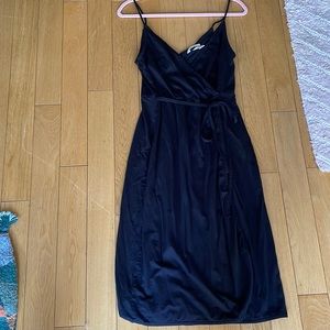 H&M wrap dress. Never worn.